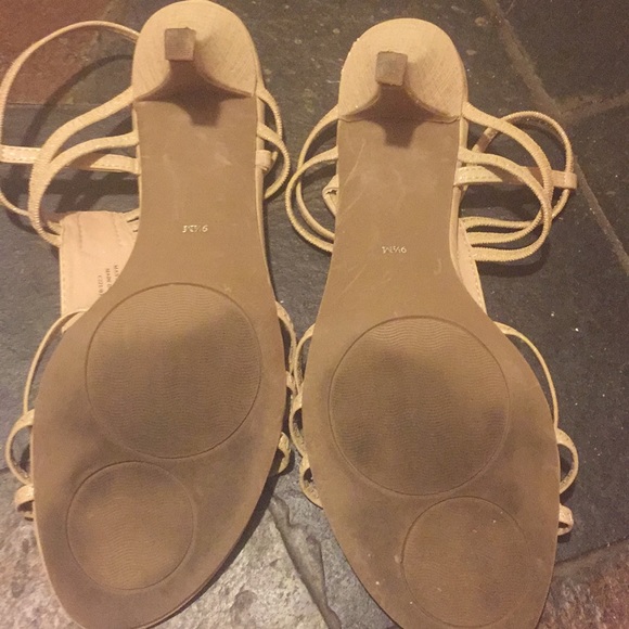 Shoes - Picture 6 of 7